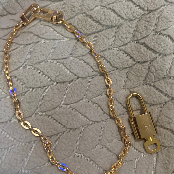 100% Authentic Louis Vuitton Lock and Key Gold Color - Picture 2 of 5